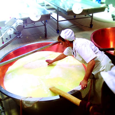preparazione-parmiggiano-reggiano